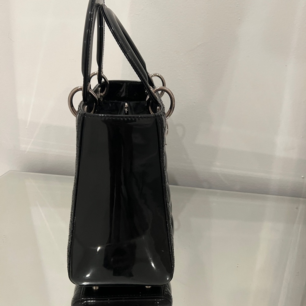 Black quilted patent Cannage leather Christian Dior Medium Lady Dior bag - Picture 4 of 15